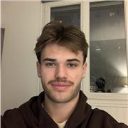 Étudiant prêt à vous aider pour réussir votre année !